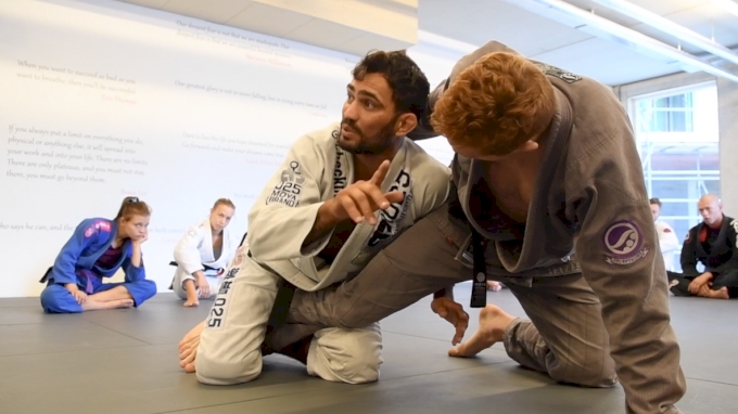 half guard lucas leite