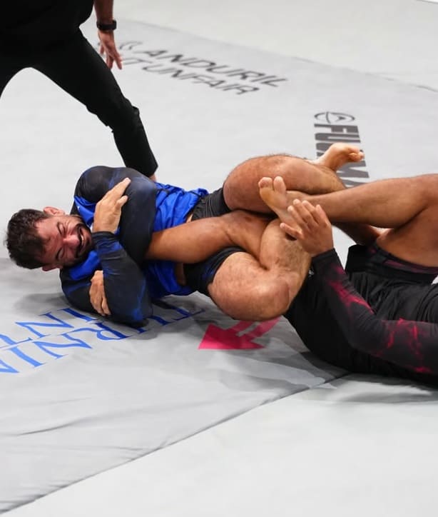 Gilbert Durinho Burns face à Gabriel Almeida dans le Bowl