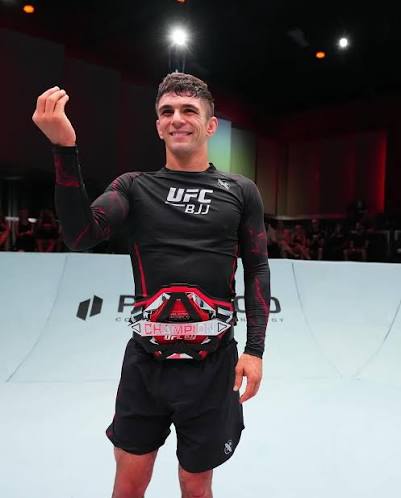Mikey Musumeci no tatame do UFC BJJ em Las Vegas