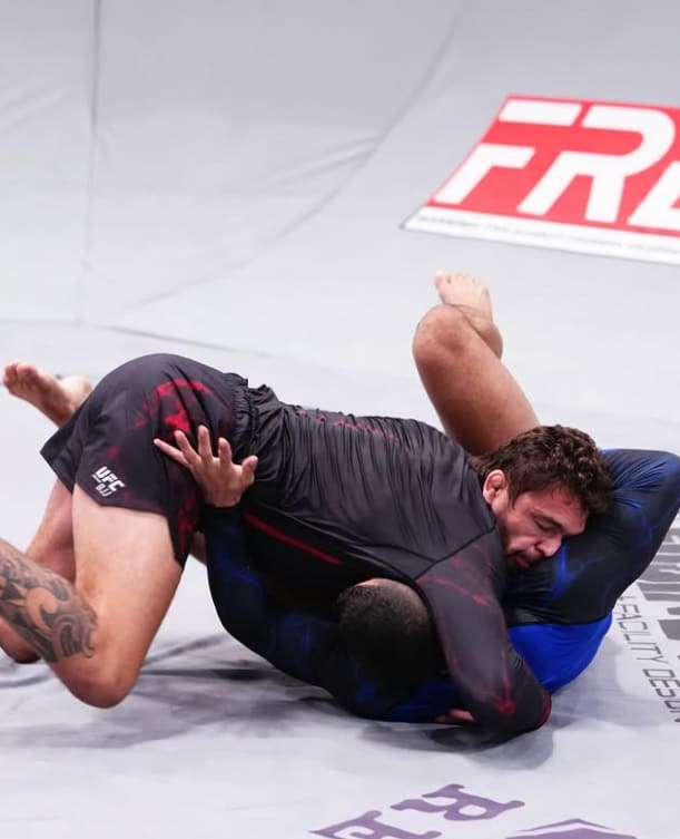 Nick Rodriguez in mount on Nata Tenca