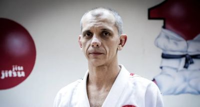 Dive into the origins, basics, and advanced techniques of the De La Riva Guard.Whether you're a beginner or advanced practitioner, this guide will help you control, unbalance, and attack your opponents like never before. 

Plus, check out video insights from Ricardo De La Riva himself and top setups from Meregali! 🎥👊

bjj delarivaguard jiujitsu

Bjj-rules.com